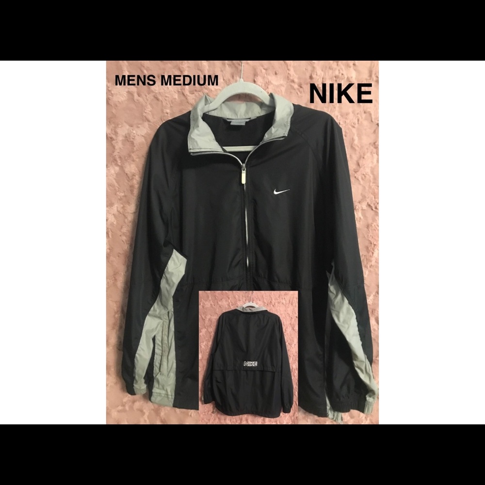 MENS MEDIUM NIKE WIND BREAKER